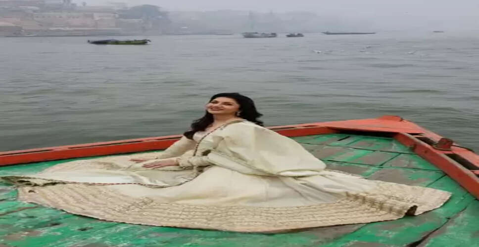 'मैंने प्यार किया' फेम भाग्यश्री पर चढ़ा बनारस का रंग, गंगा घाट से शेयर कीं खूबसूरत तस्वीरें