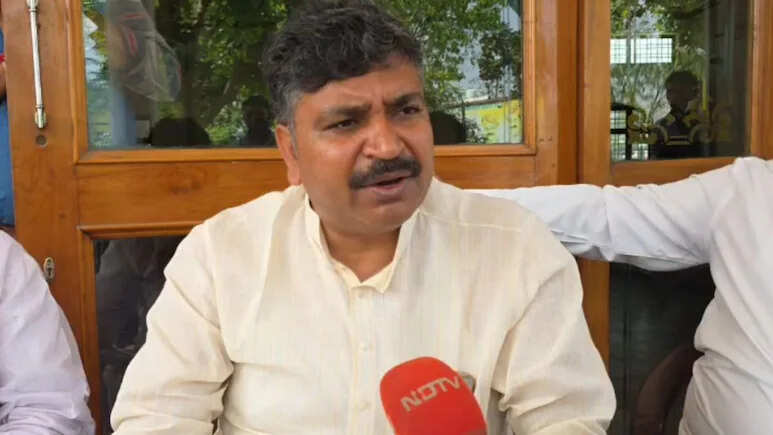 RGHS और स्वास्थ्य सेवाओं पर सियासत तेज, टीकाराम जूली ने सरकार पर साधा निशाना