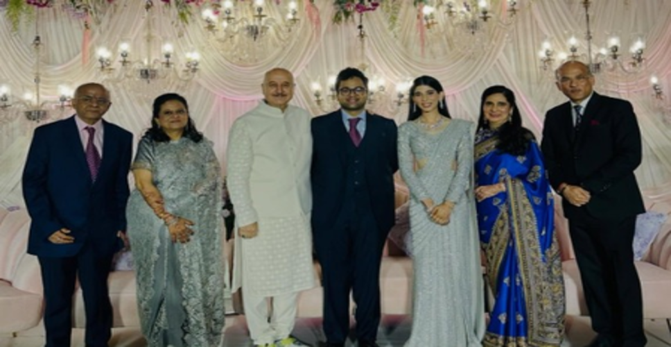 सूरज बड़जात्या की बेटी के रिसेप्शन में शामिल हुए अनुपम खेर, फोटो के साथ लिखी भावुक बातें