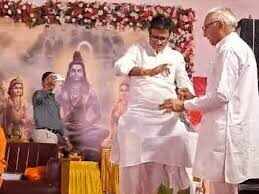 वीडियो में देंखे चूरू में भागवत कथा के दौरान राजेंद्र राठौड़ ने जमकर झूमकर भजन पर किया नृत्य