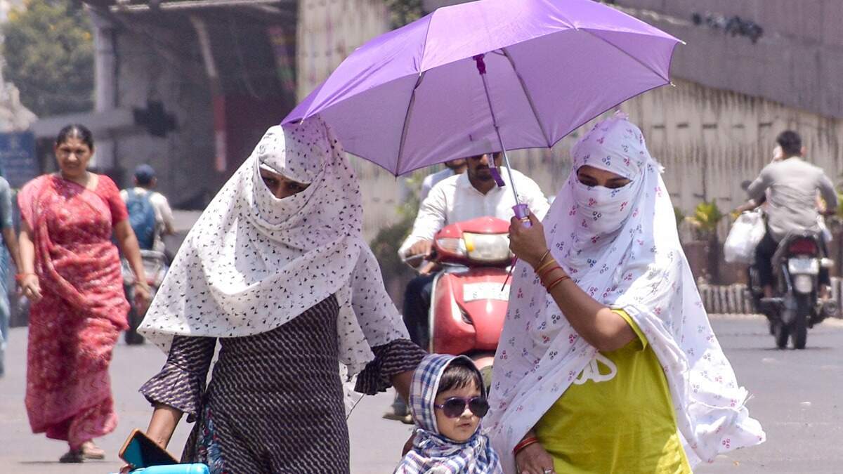 उत्तर भारत में भीषण गर्मी का कहर, कई शहरों में 46°C पार, वीडियो में देंखे बांदा दुनिया का सबसे गर्म शहर, केंद्र ने जारी किए हीटवेव अलर्ट के निर्देश