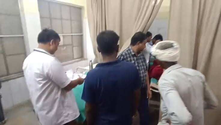 बांसवाड़ा में डिलीवरी के बाद प्रसूता की मौत, वीडियो में जाने परिजनों का आरोप- बुलाने पर भी नहीं उठा स्टाफ; लापरवाही से गई जान
