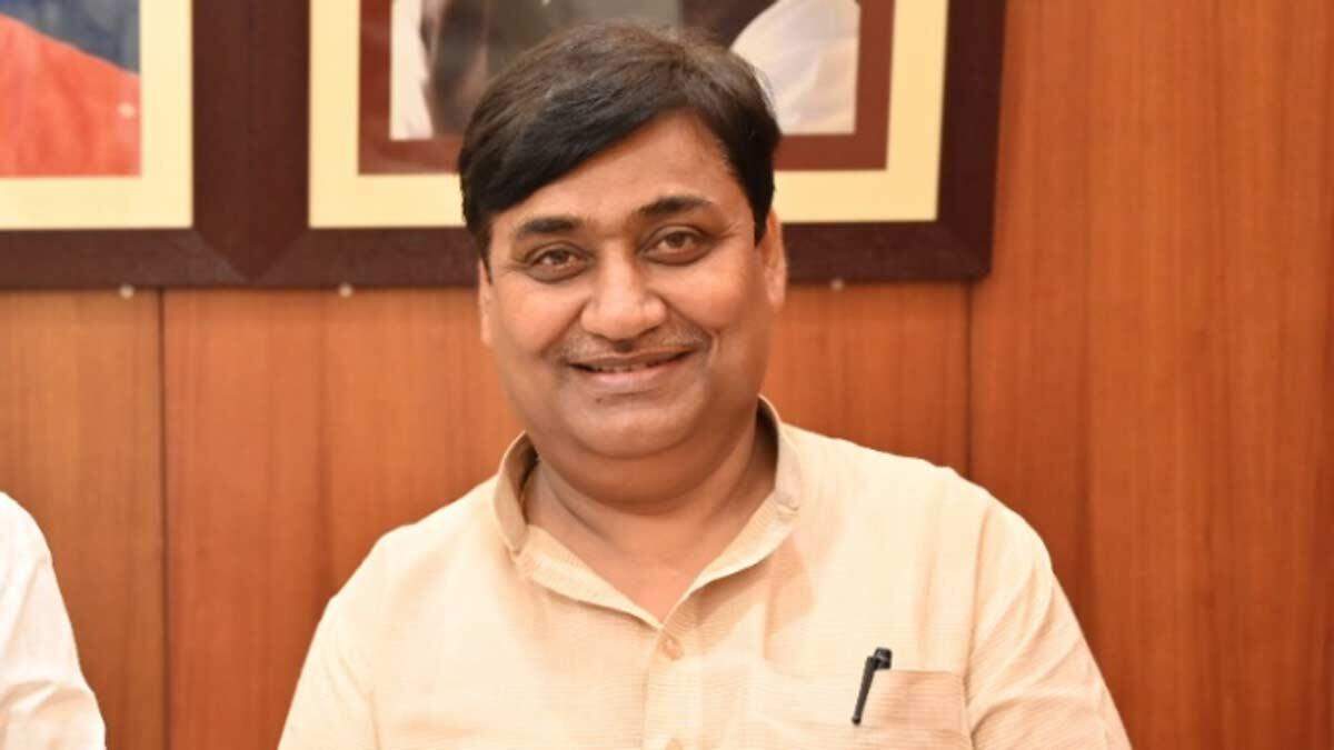 पेट्रोल-डीजल संकट पर सियासी घमासान, वीडियो में देंखे डोटासरा का बड़ा हमला—“10-15 दिन में लॉकडाउन जैसे हालात बन सकते हैं”