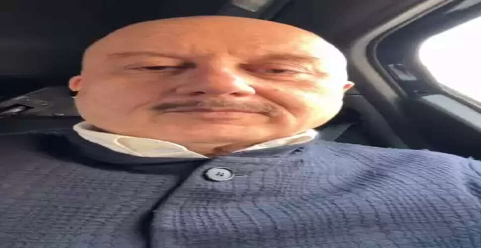 वाराणसी रेलवे स्टेशन देख अनुपम खेर को आई पीएम मोदी की याद, कहा- सच हो रहा है सपना