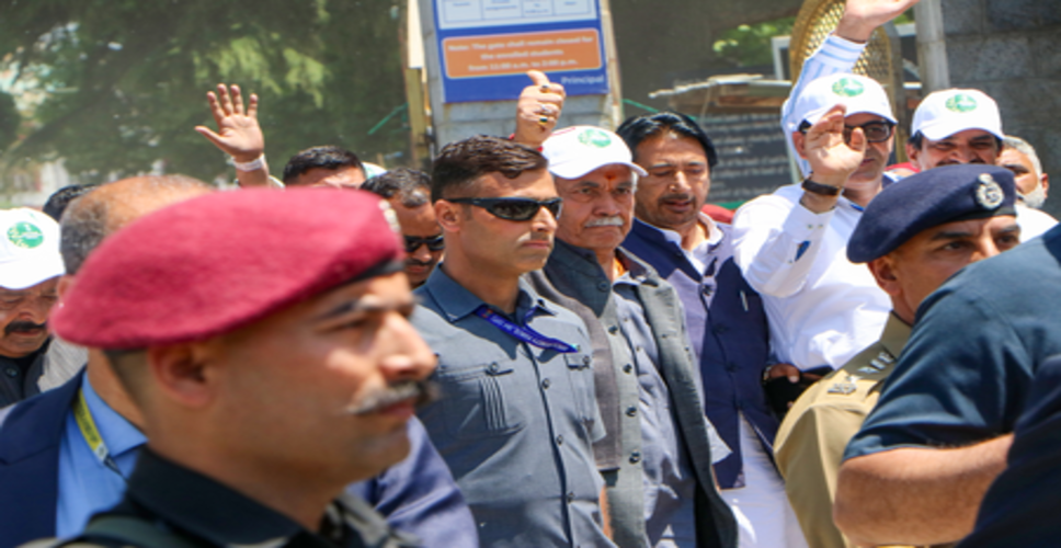 जम्मू-कश्मीर के उपराज्यपाल ने नशा मुक्ति के लिए &lsquo;समग्र समाज दृष्टिकोण&rsquo; अपनाने का आह्वान किया