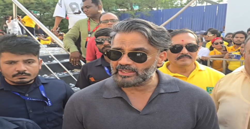 'खासदार क्रीड़ा महोत्सव' में सुनील शेट्टी ने की शिरकत, बोले- बच्चों को खेलों से जोड़िए, गलत रास्तों से खुद दूर रहेंगे