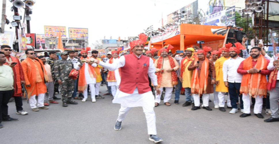 झारखंड में रामनवमी पर निकली भव्य शोभायात्राएं, रांची में बारिश के बीच झूमते रहे रामभक्त