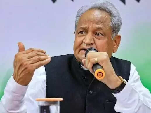 अशोक गहलोत का बीजेपी और राज्य सरकार पर पलटवार, फुटेज में देंखे CM भजनलाल को भी सुनाई खरी-खोटी