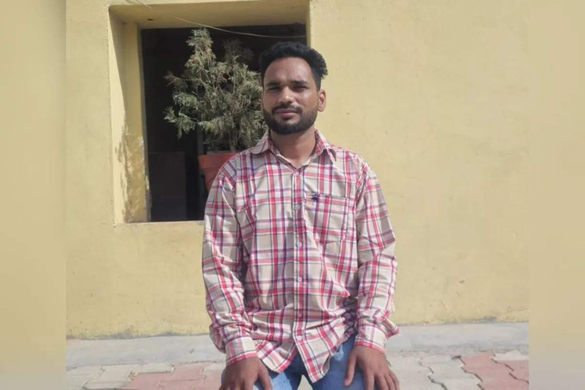 अवैध पिस्तौल सहित गिरफ्तार आरोपी के पाकिस्तान आतंकी से संपर्क के आरोप, देशद्रोह की धाराएं जोड़ी गईं