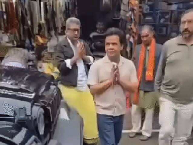 भगवा वेश में नजर आए राजपाल यादव और हेमंत पांडे, वीडियो में देंखे जागेश्वर धाम में भोलेनाथ के किए दर्शन; बोले- 'यह आत्मिक शांति का केंद्र'