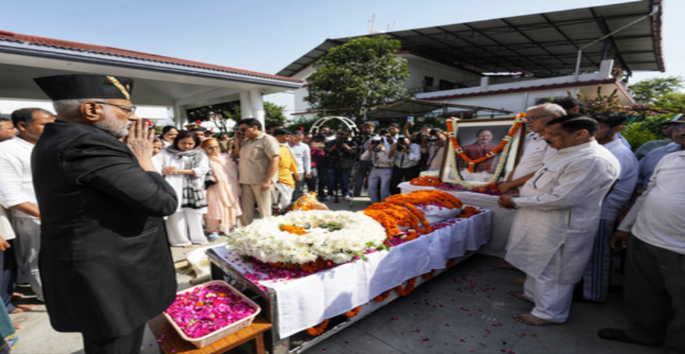 देहरादून : उपराष्ट्रपति ने पूर्व सीएम भुवन चंद्र खंडूरी को दी श्रद्धांजलि