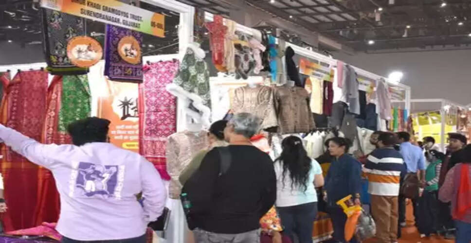 धागे से धरोहर तक : खादी महोत्सव में 3.20 करोड़ की रिकॉर्ड बिक्री, पिछले वर्ष से 42% की वृद्धि