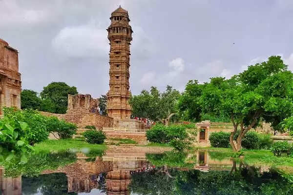 मोहम्मद खिलजी को धूल चटा इस हिंदु राजा ने बनवाई थी दुनिया की सबसे रहस्यमयी इमारत, वीडियो में देखें इसके पीछे का काला सच