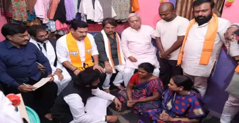 बेल्लारी हिंसा मामला: भाजपा ने किया प्रदर्शन, कांग्रेस विधायक भरत रेड्डी की गिरफ्तारी और सीबीआई जांच की मांग