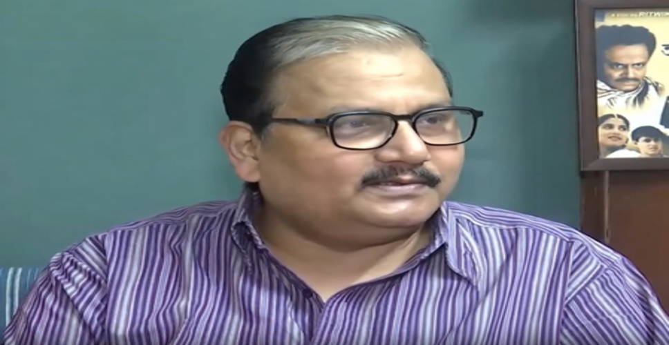 भाजपा को जिताने के लिए काम कर रहा है चुनाव आयोग: मनोज कुमार झा