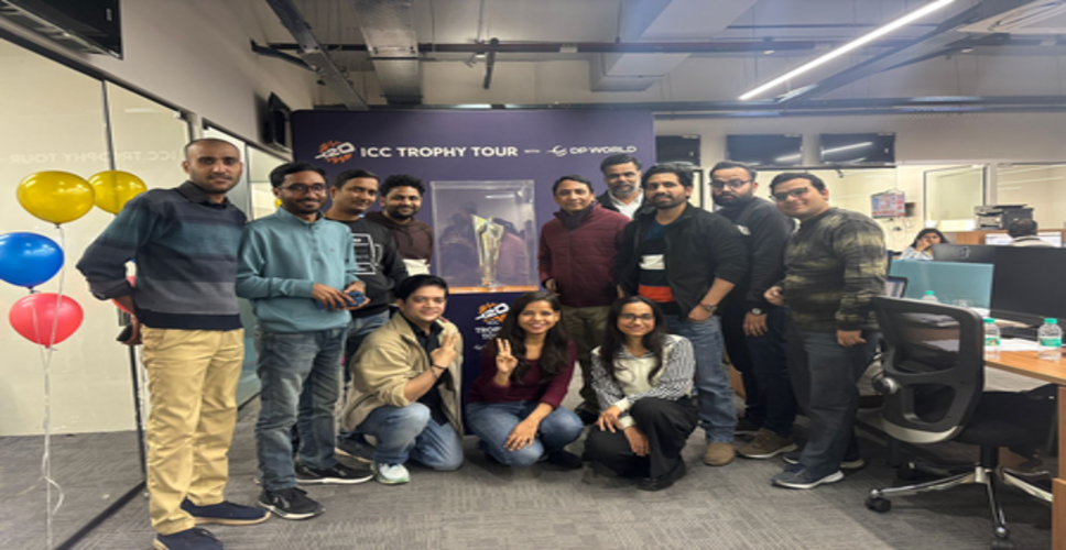 ढोल, डांस और देसी तड़के के साथ 'आईएएनएस' में टी20 वर्ल्ड कप ट्रॉफी का स्वागत