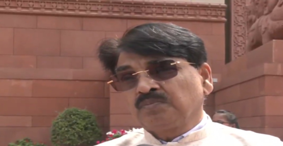 एलपीजी आपूर्ति पर भाजपा सांसदों का विपक्षी दलों पर तंज, कहा-'देश में कोई संकट नहीं, विपक्ष फैला रहा है अराजकता'