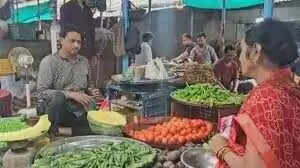 जयपुर में सब्जियों के दाम बढ़े, टमाटर और मिर्च ने उपभोक्ताओं की जेब पर डाला बोझ