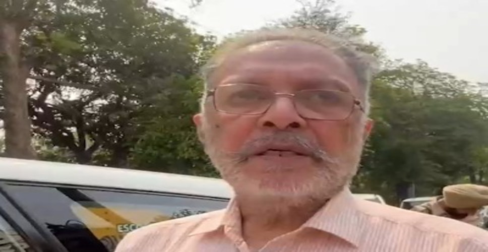 पंजाब में छापों पर भड़के मंत्री बलबीर सिंह, केंद्र सरकार पर लगाया राजनीतिक सर्जिकल स्ट्राइक का आरोप