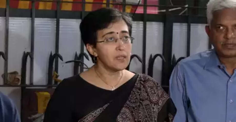 प्रदूषण के सवाल पर सदन से वॉकआउट, &lsquo;आप&rsquo; ने सरकार का किया घेराव