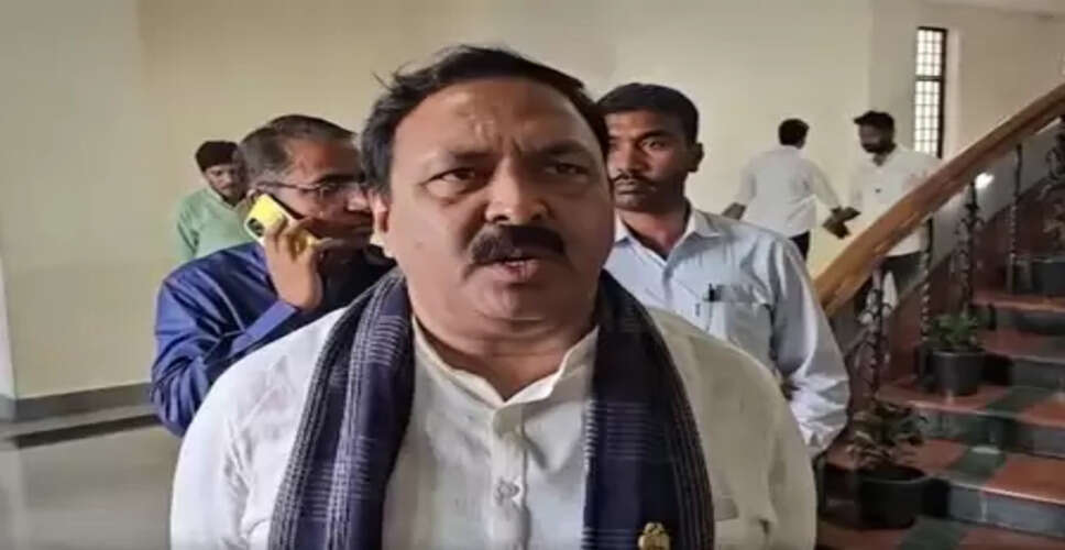 कर्नाटक के गृहलक्ष्मी योजना पर सवाल: भाजपा विधायक महेश तेंगिनकाई बोले- लाभार्थियों तक नहीं पहुंचा पैसा