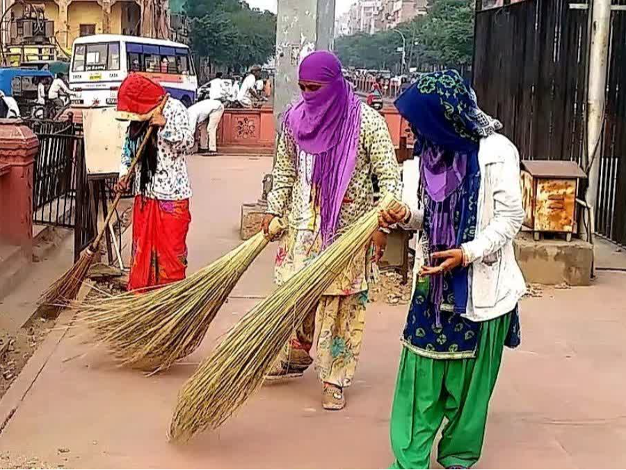 राजस्थान में आज से ठप हो सकती है सफाई व्यवस्था, वीडियो में जाने भर्ती समेत कई मांगों को लेकर सफाई कर्मचारियों का प्रदेशव्यापी आंदोलन शुरू