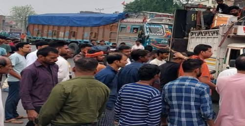 झारखंडः चतरा में हाइवा से कुचलकर शख्स की मौत, 8 घंटे से सड़क जाम; मुआवजे की मांग