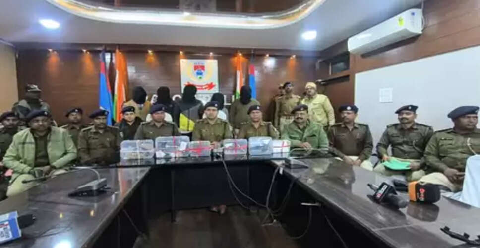 रांची में अवैध आर्म्स की तस्करी करने वाले गिरोह का भंडाफोड़, बड़ी मात्रा में हथियारों के साथ पांच गिरफ्तार