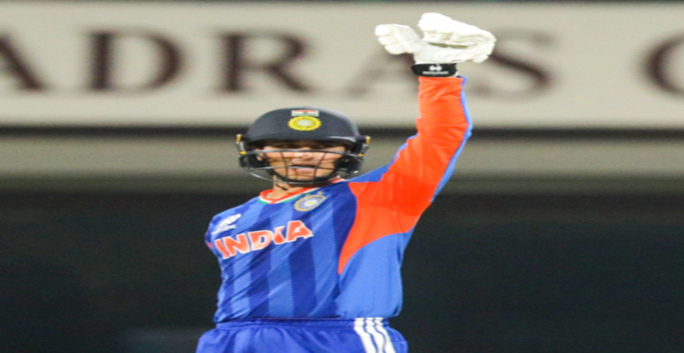 अभिषेक ने अपनी तकनीक में बदलाव किया: सुनील गावस्कर