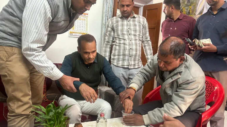 सवाई माधोपुर में एसीबी की कार्रवाई: रिश्वतखोर अधिकारी ट्रैप में फंसे