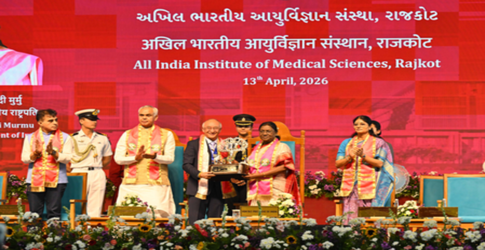 एम्स राजकोट के पहले दीक्षांत समारोह में राष्ट्रपति का संबोधन, मानवीय मूल्यों और तकनीक के संतुलन पर जोर