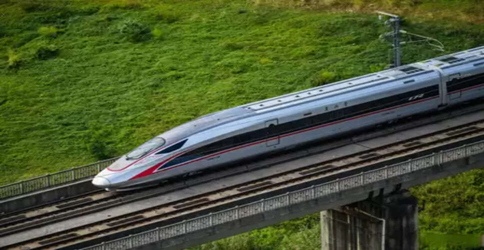 जनवरी से नवंबर तक चीनी रेलवे से 4.28 अरब यात्रियों ने सफर किया