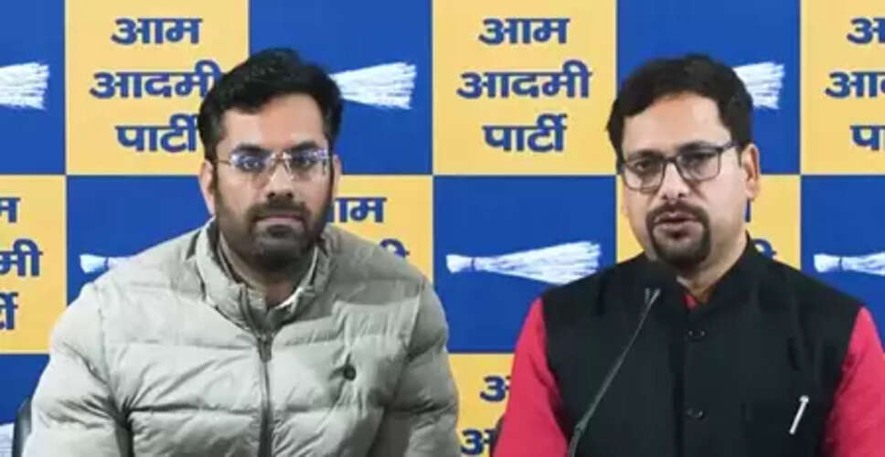 दिल्ली विधानसभा में प्रदूषण पर हंगामा, 'आप' के 4 विधायक निलंबित