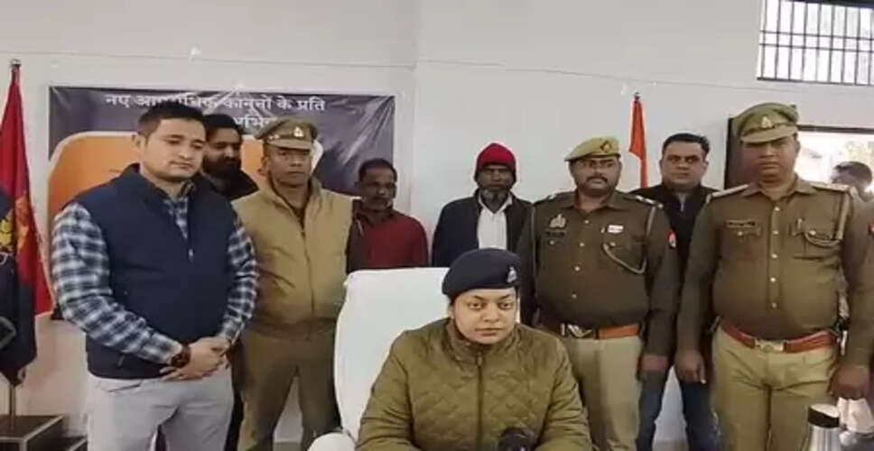 फर्रुखाबाद: चोरी के आरोप में दो लोग गिरफ्तार, तमंचा और कारतूस बरामद