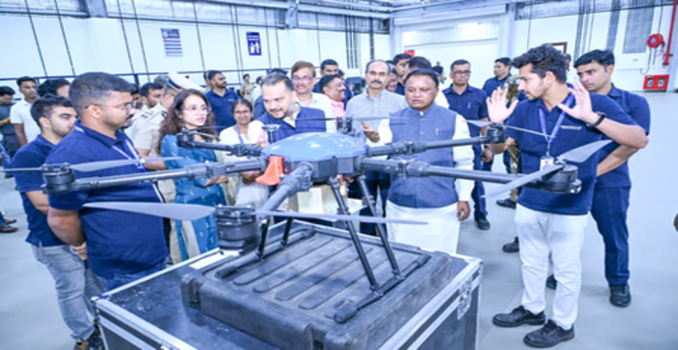 ओडिशा के मुख्यमंत्री माझी ने खुर्दा में प्रमुख विनिर्माण इकाइयों का दौरा किया