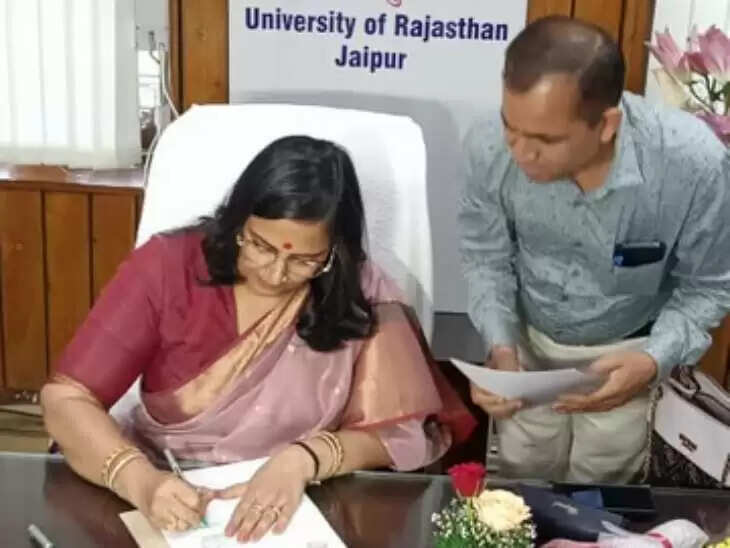 क्या आप जानते है कौन थी&nbsp;राजस्थान यूनिवर्सिटी की पहली महिला प्रेसिडेंट ? अगर नहीं देखे ये वायरल डॉक्यूमेंट्री