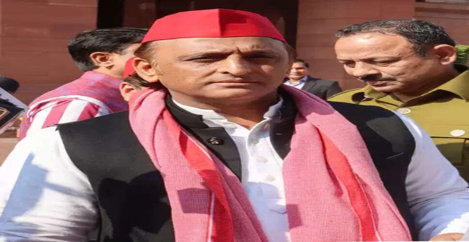 रुपए की गिरावट अर्थव्यवस्था की विफलता का सबूत: अखिलेश यादव