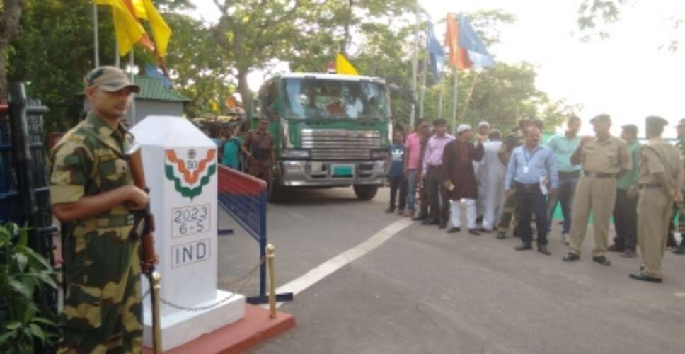 रिपोर्ट: आपूर्ति संकट के बीच बांग्लादेश के लिए भारत की अहमियत बढ़ी