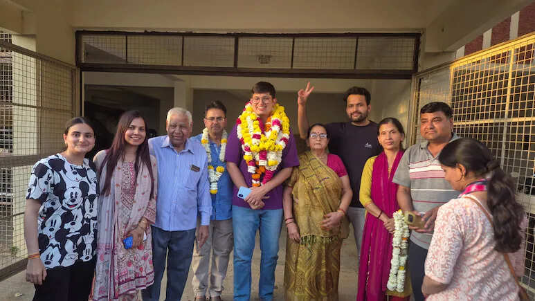 रावतभाटा के होनहार छात्र अनुज अग्निहोत्री ने UPSC परीक्षा में हासिल किया ऑल इंडिया रैंक 1, राजस्थान में खुशी की लहर