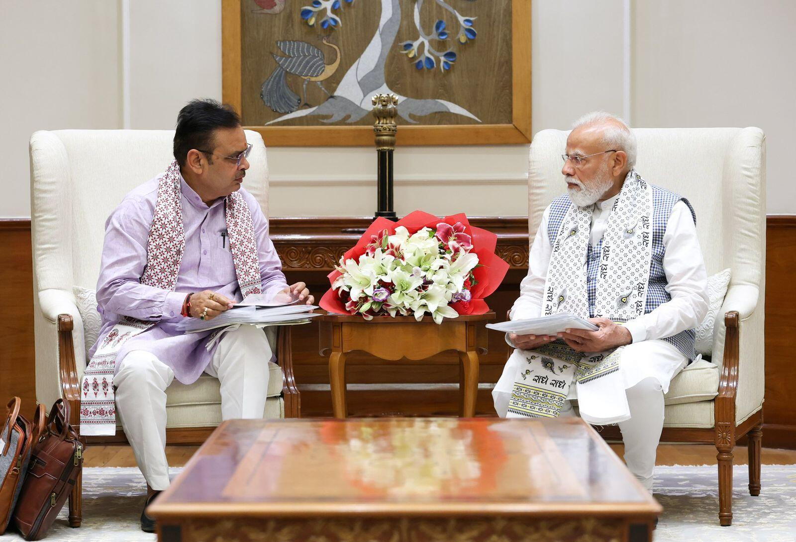 PM मोदी से मिले CM भजनलाल शर्मा, वीडियो में में देंखे राजस्थान की राजनीति में तेज हुई अटकलें; राज्यसभा और मंत्रिमंडल पर हुई चर्चा?