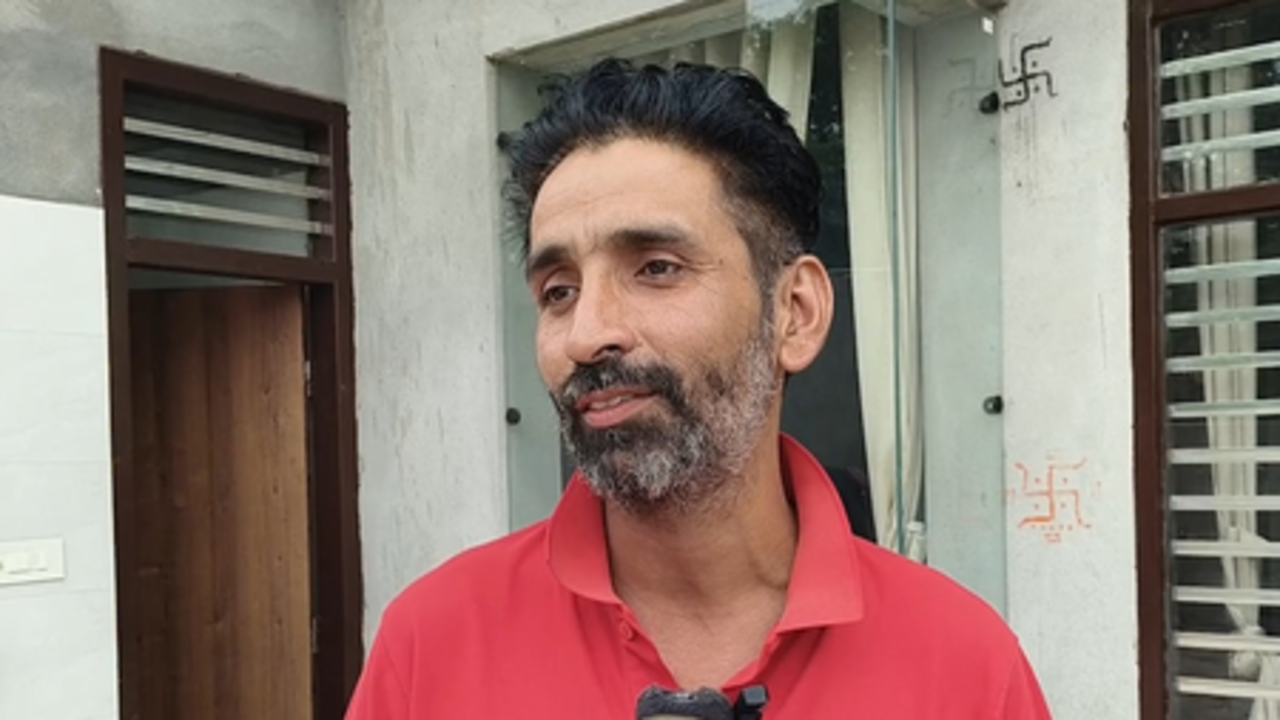 हरियाणा: बॉक्सिंग में अंकुश के गोल्ड जीतने पर गांव में जश्न का माहौल, कोच बोले- तैयारी का परिणाम सामने आया