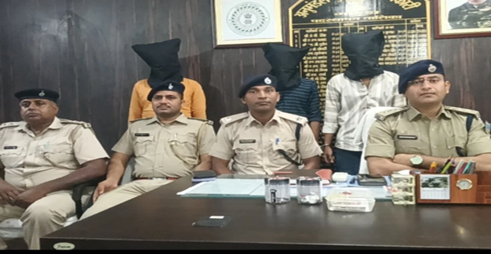 झारखंड में नशे के खिलाफ अभियान तेज, गोड्डा और चतरा में लाखों रुपए की ब्राउन शुगर के साथ चार तस्कर गिरफ्तार