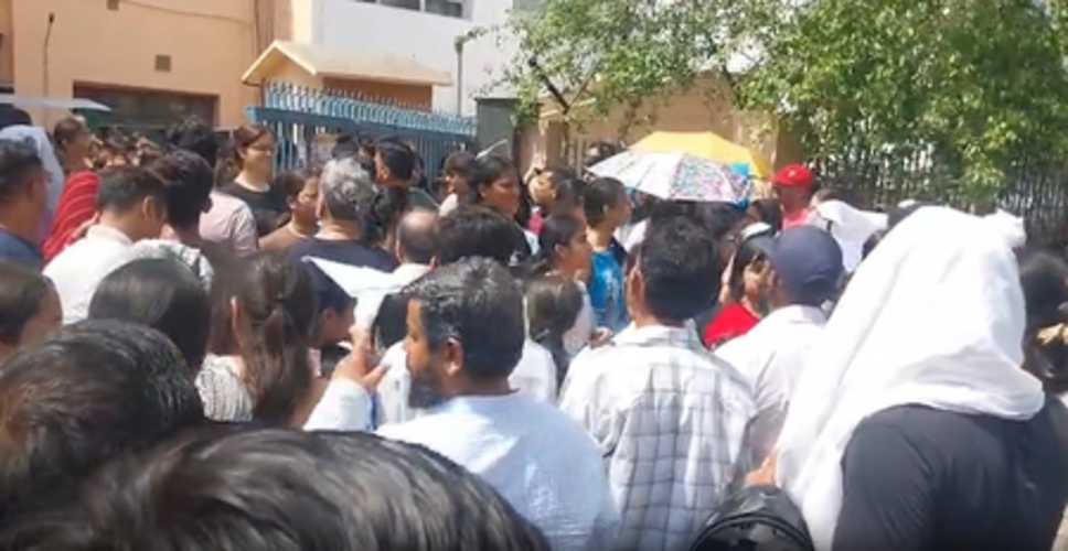 कई परीक्षा केंद्रों पर तकनीकी खराबी से प्रभावित हुई सीयूईटी परीक्षा, छात्र और अभिभावक हुए परेशान