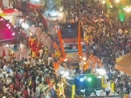 जयपुर में मोतीडूंगरी गणेश मंदिर से निकली भव्य शोभायात्रा, वीडियो में जाने 16 फीट ऊंची गणेशजी की झांकी बनी आकर्षण का केंद्र
