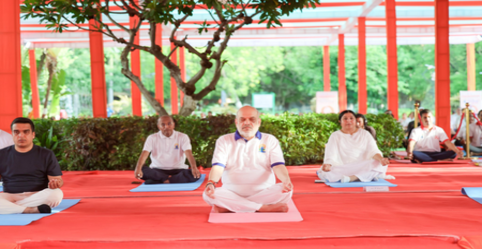 योग मानवता के लिए भारत का अमूल्य उपहार : अमित शाह