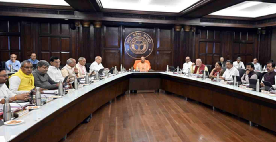 तकनीकी शिक्षा को उद्योगों से जोड़ युवाओं को आत्मनिर्भर बना रही सरकार, लखनऊ में हुई समीक्षा बैठक