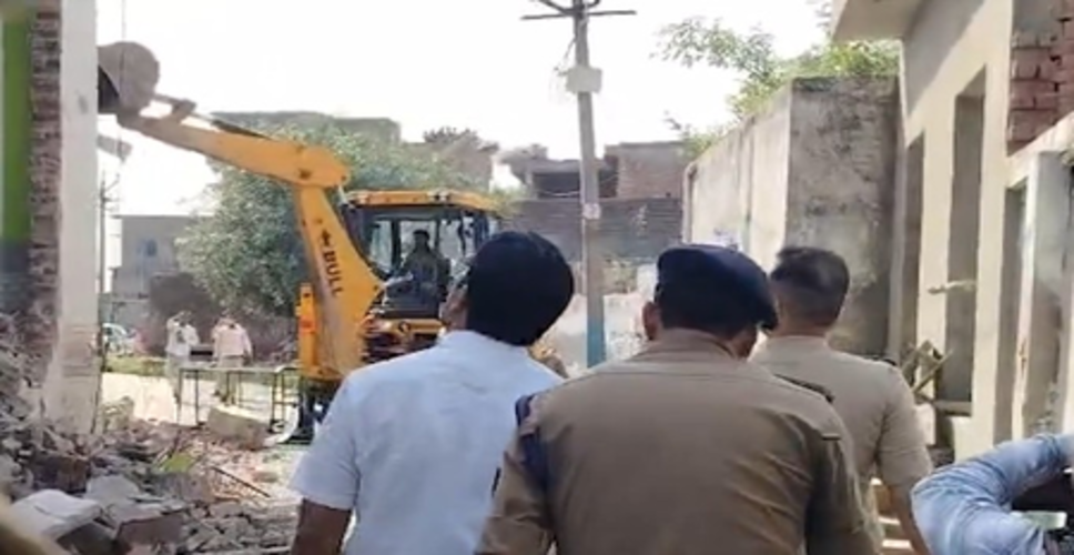 उत्तर प्रदेश: संभल में कब्रिस्तान की जमीन पर बनी अवैध मस्जिद गिराई गई, प्रशासन ने कोर्ट के आदेश का दिया हवाला