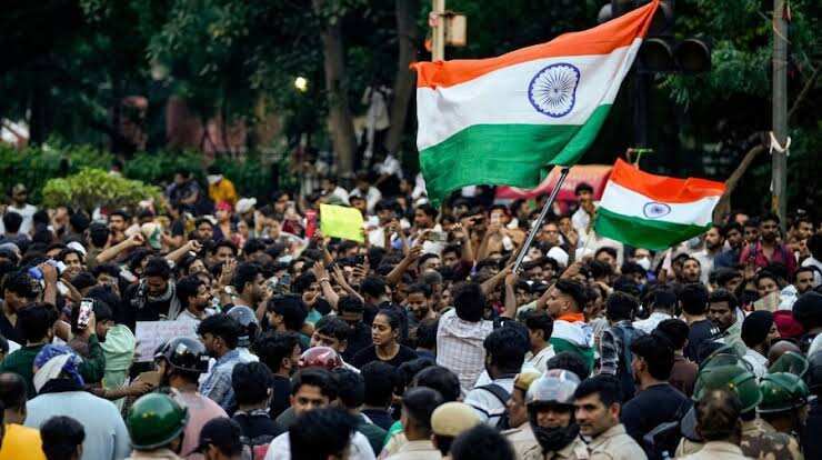 NEET पेपर लीक विरोध: जयपुर में हाईकोर्ट वकीलों का प्रदर्शन, छात्रों के समर्थन में पैदल मार्च; फुटेज में देंखे RU में भूख हड़ताल जारी