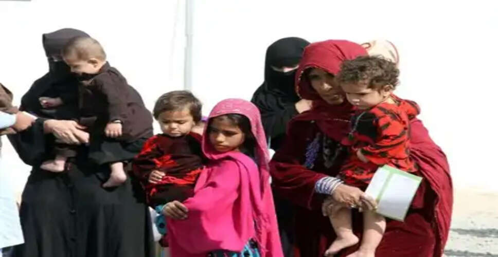 पाकिस्तान : अफगान शरणार्थियों का जबरन निर्वासन जारी, 2,239 भेजा गया स्वदेश