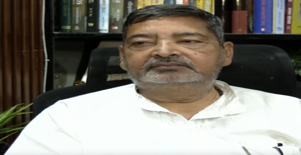 विभाजनकारी ताकतों से निपटना जानती हैं ममता बनर्जी, हम उनके साथ : सपा सांसद वीरेंद्र सिंह